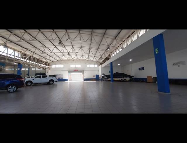 925M² SHOWROOM TO LET IN DURBAN CENTRAL